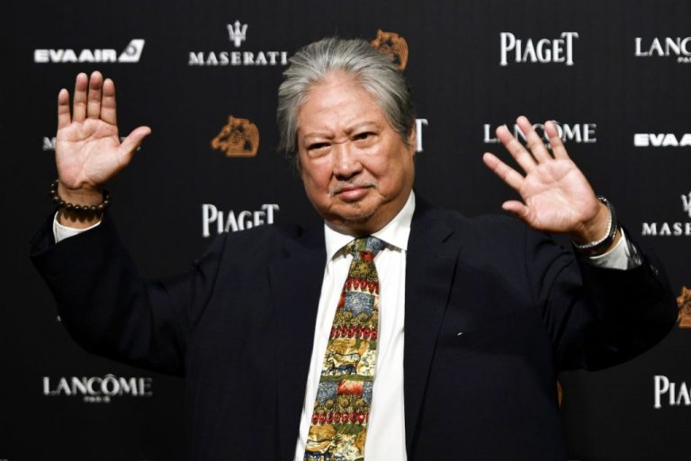 洪金寶迎67歲生日 兒子洪天明晒全家福慶賀