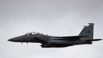 F-15座艙罩3萬英尺脫落 以色列飛行員零下45度返航