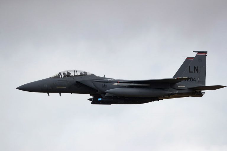 F-15座艙罩3萬英尺脫落 以色列飛行員零下45度返航