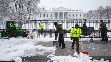 美中暴风雪持续向东 华府地区迎强降雪