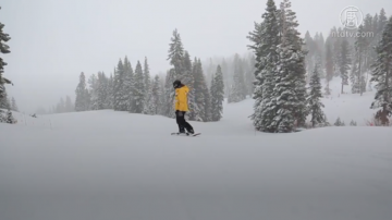 加州塞拉山区二月降雪破历史纪录