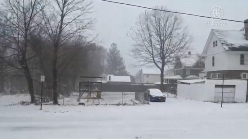 冬季風暴抵紐約 雪雨紛飛 道路泥濘