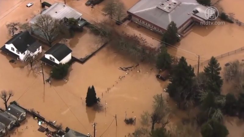 河水暴涨 北加州两城镇成为孤岛