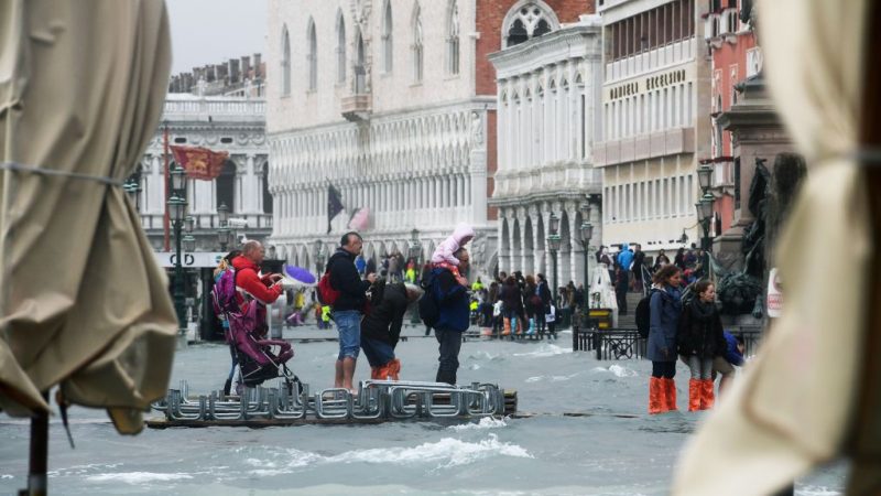 威尼斯一日游 首次向观光客征入城税