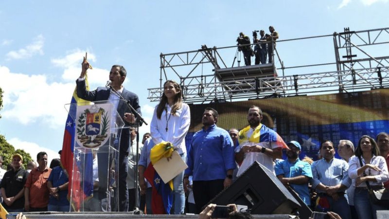 委国再爆大规模游行支持瓜伊多 空军将领倒戈