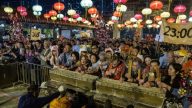 港數萬人除夕夜祈福 搶上頭炷香