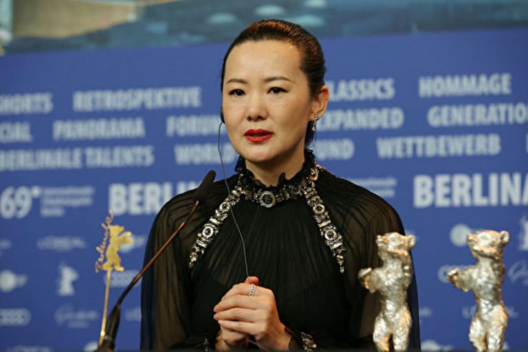 新晉影后詠梅嘆中年女演員窘境：機會太少了