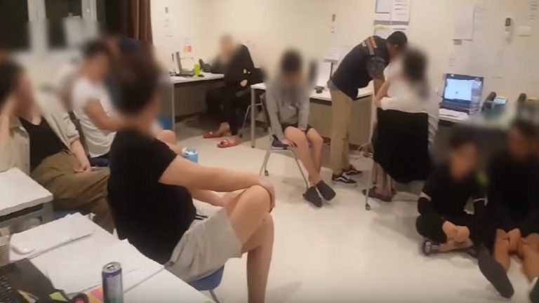 專騙日本人  泰警破獲詐騙機房逮15名日男