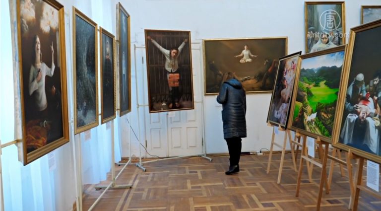 真善忍國際美展 烏克蘭基輔開幕