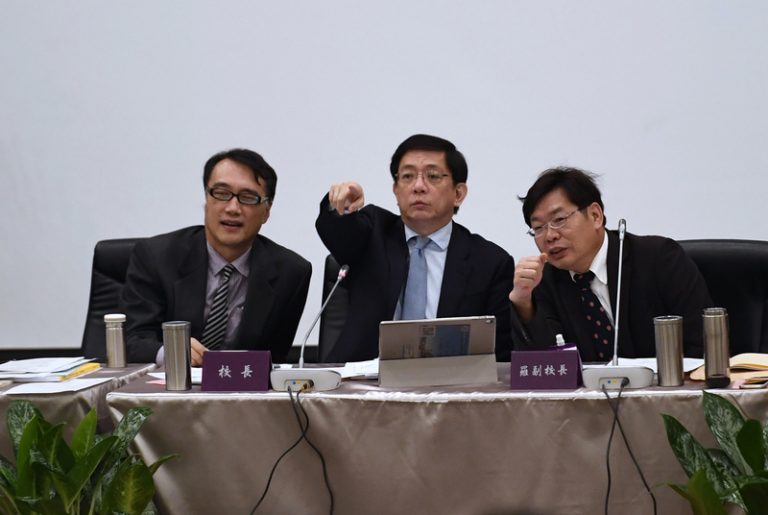 台大校長「卡管案」 管中閔花30分鐘說分明