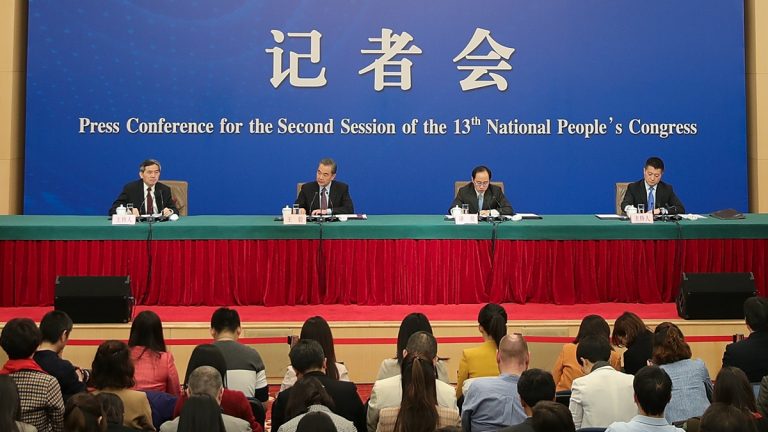 兩會再無「你懂的」 也沒人給王岐山敬禮