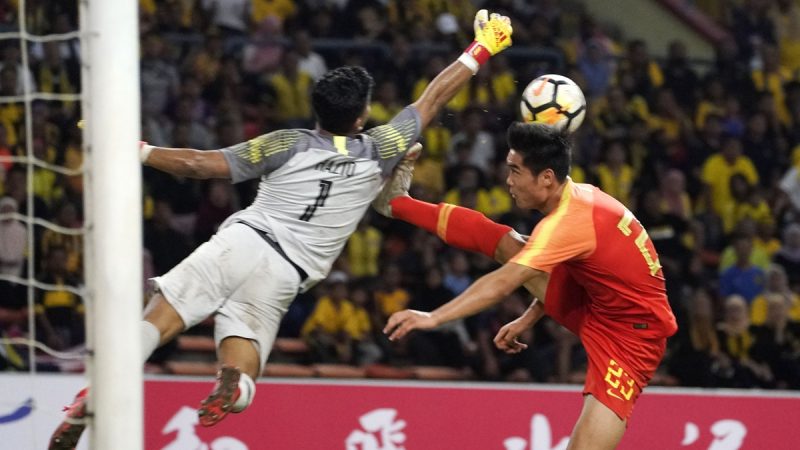 中国男足奇葩备战 亚洲杯赛前看反腐专题片