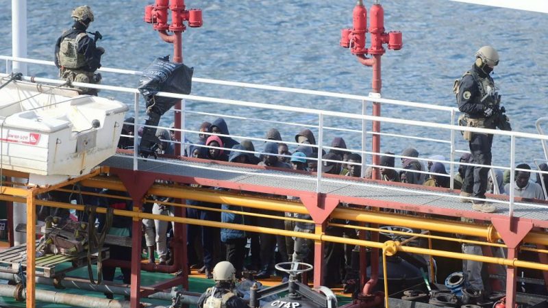 油轮救120偷渡客反遭劫持 马耳他军方武力登船