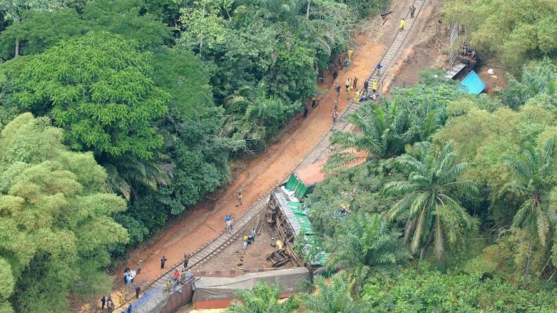 剛果(金)貨運列車出軌墜橋 24死31傷多數是兒童