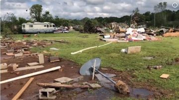 雷暴伴随龙卷风肆虐德州 2童亡7人伤(视频)