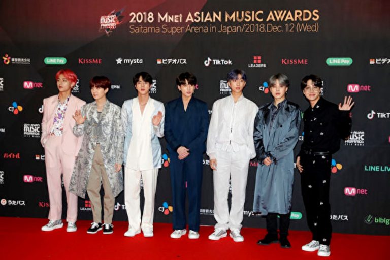 BTS三登Billboard 200之首 速度破披頭四紀錄
