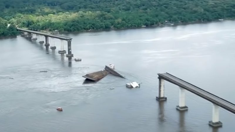 巴西貨船撞斷大橋 2車墜河5人失蹤