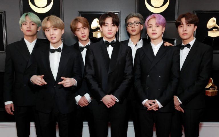 BTS首登英官方排行榜之首 三摘Billboard 200冠軍