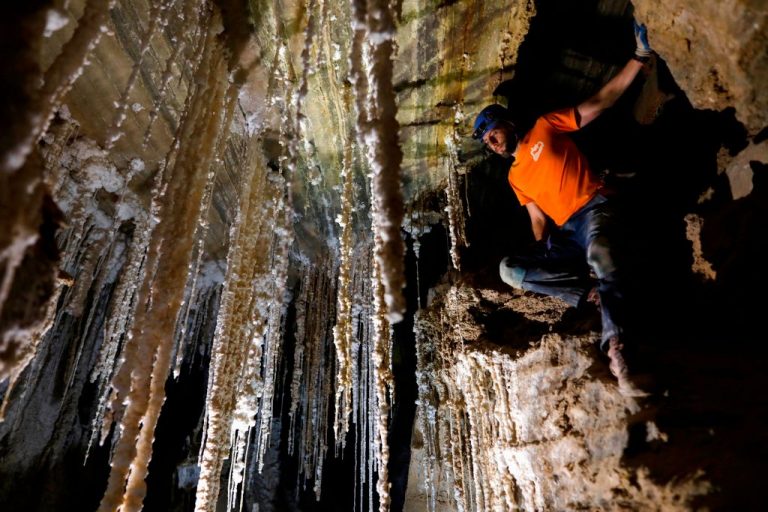 世界最長鹽洞 以色列考察員花兩年測繪10公里