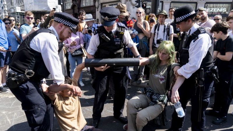 「反抗滅絕」倫敦示威 逾750人被捕