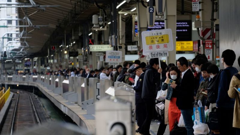 日本新幹線停電逾3小時 連休假出遊大混亂