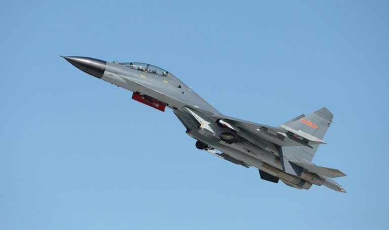 中共兩戰機突越台海中線 台機緊急攔截空中對峙