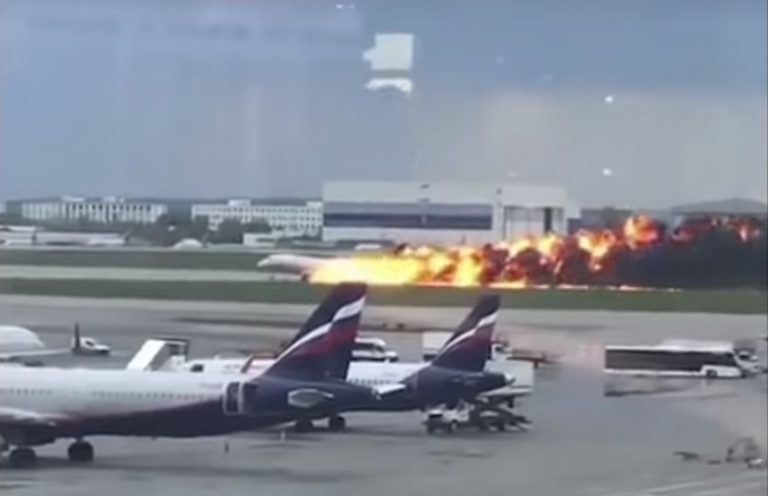 閃電導致迫降？俄失事客機2黑盒子尋獲