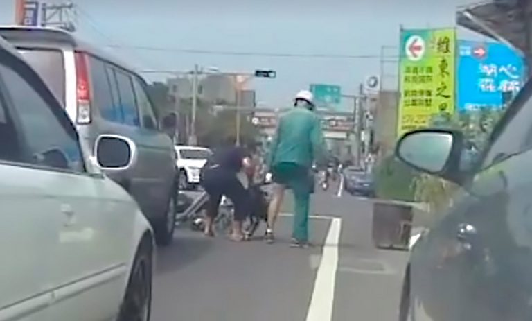 比特犬跳下車狠咬郵差 飼主被罰3萬元(視頻)