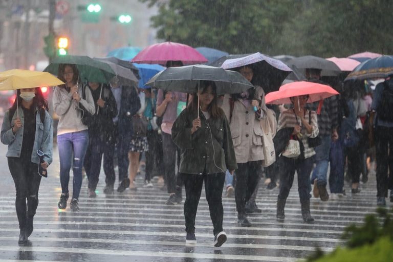 梅雨鋒面影響台灣 各地留意瞬間強降雨