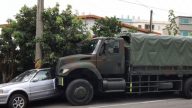 台軍車擦撞8輛汽車 幸無人傷亡
