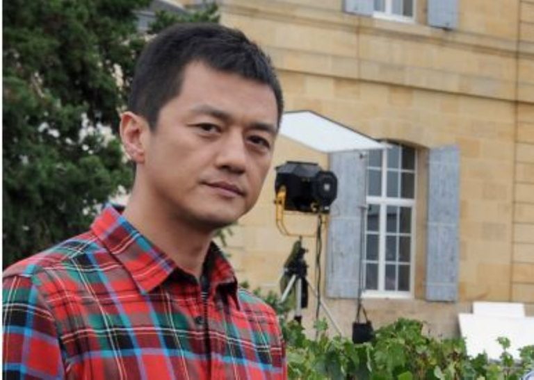 剛在微博認戀女友 李亞鵬為女兒李嫣慶生