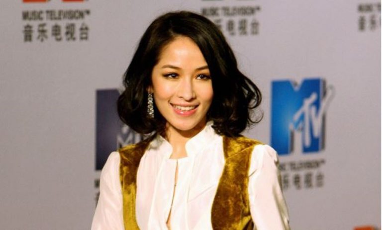 蕭亞軒深夜發文駁謠言 「不再沉默」擬提告