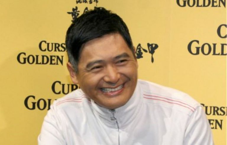 周潤發率友人爬山慶生 袁詠儀夫婦等眾星祝福