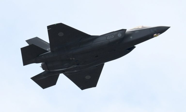 日失事F-35A發動機在1500米深海底被發現