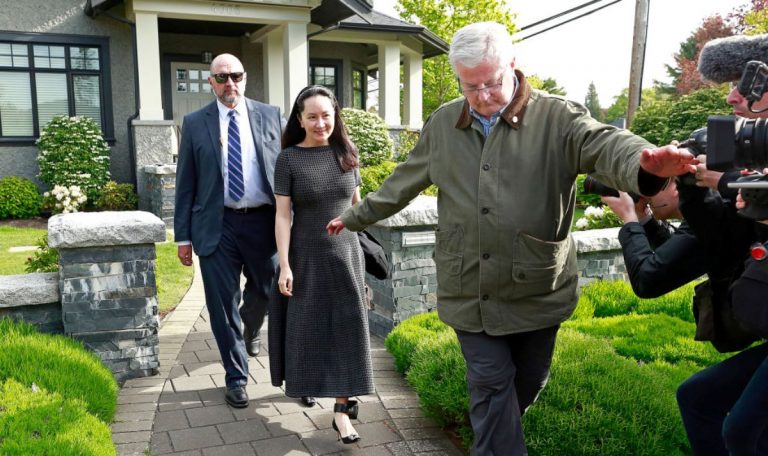 孟晚舟會不會選擇逃跑？若被引渡到美國會怎樣？美國加稅，「我的國」股市怪像！