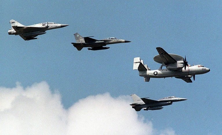 台海擦槍走火？雙方戰機相遇台軍意外發射誘彈