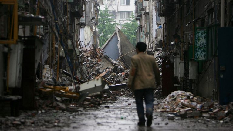 汶川地震山崩地裂的那一刻
