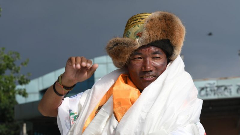 雪巴人1週內2次登頂珠峰 創24次登頂紀錄