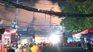 曼谷熱鬧市集大火 30間店鋪受波及