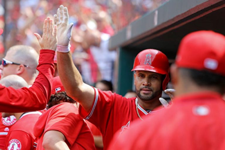 MLB普荷斯聖路易開轟 全場球迷致敬