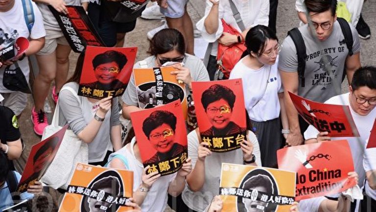 香港4萬人聯署抗議  反林鄭月娥「母親論」