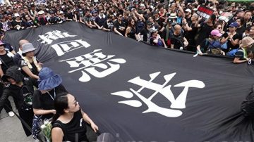 【禁闻】官逼民反 香港两百万人上街呼“撤回”