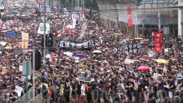 组图(2)：香港反送中 200万人大游行 (32图)