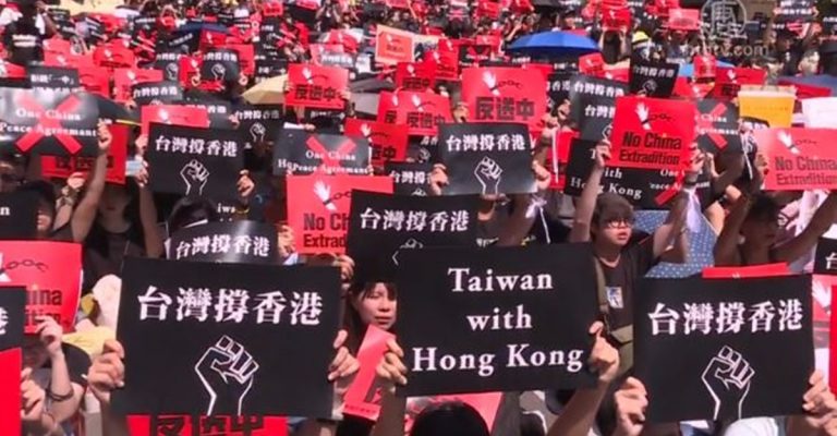 萬人齊聚立院 聲援香港反送中條例