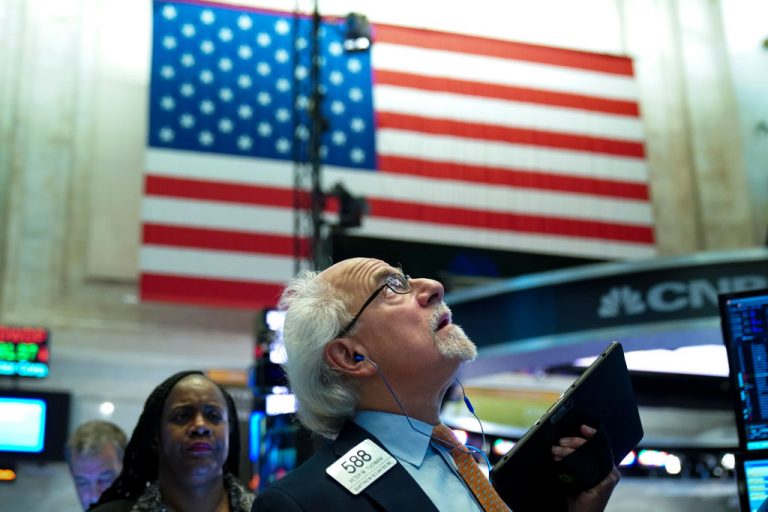 Fed暗示降息 美股大漲512點創5個月最猛