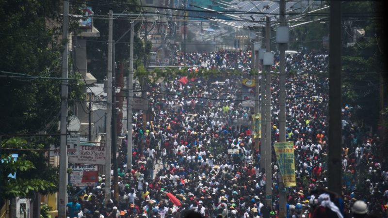 海地游行示威 高喊涉贪总统下台