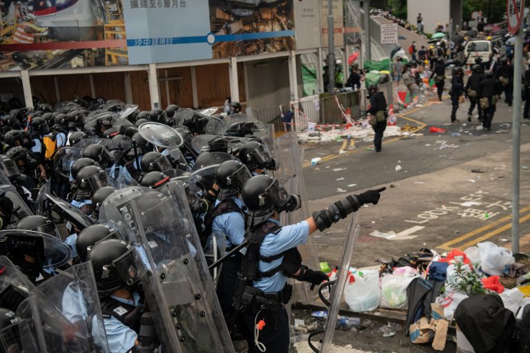 陳破空：香港鎮壓驚現六四模式 公安扮港警 國會醞釀法案 習近平或被禁入境美國