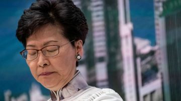 林郑里外不是人 遭亲共议员当场骂哭