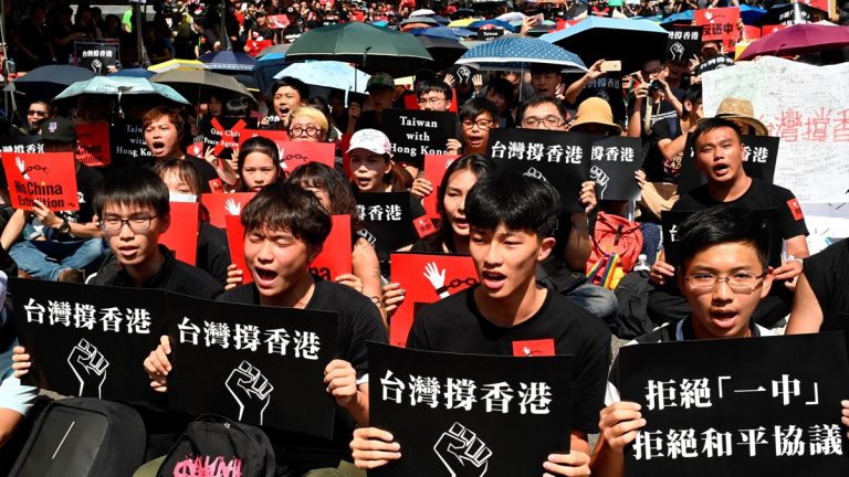 台港唇齒相依 台北逾萬人聲援反送中
