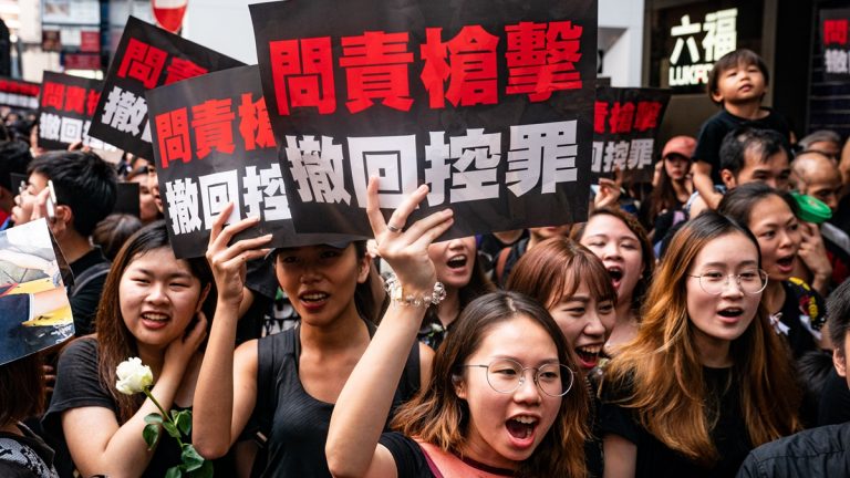 假新聞+急封鎖 中共驚掩香港真相
